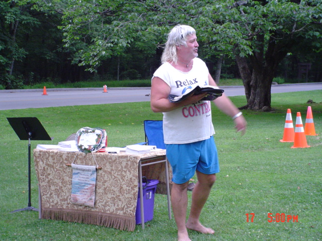 Pastor Vance Rhyne Preaching